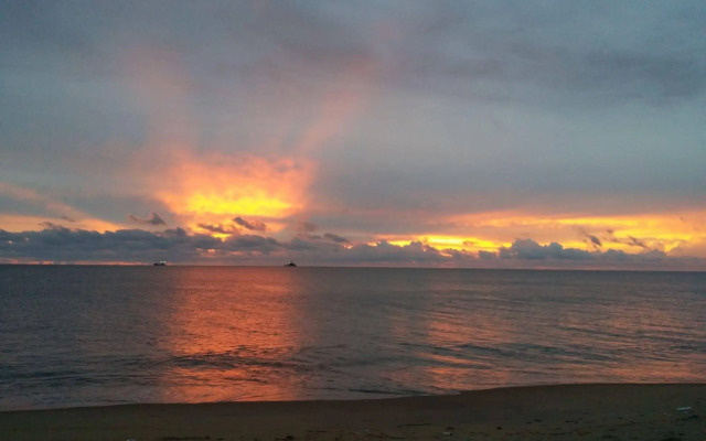 Roshanne Beach Resort