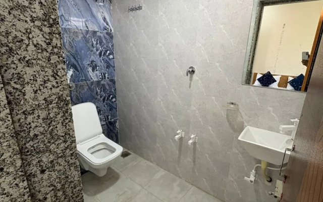 Hotel Darshan Palace - Near Dwarka Railway Station & Shree Dwarkadhish Temple