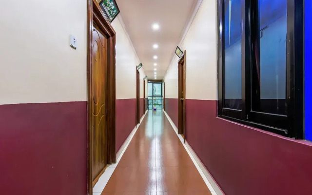 OYO 408 Hotel Taj