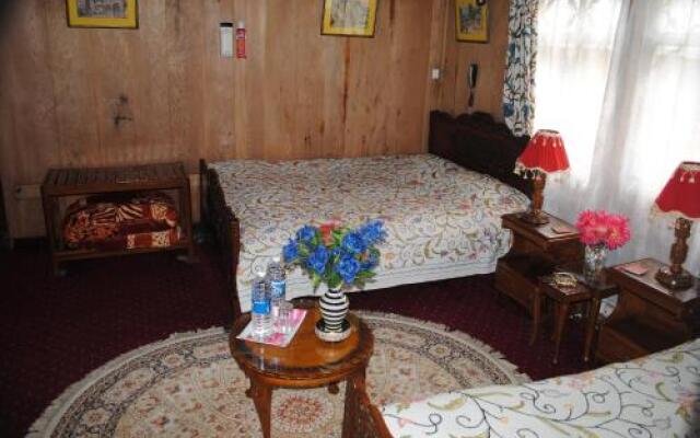 Kings Rose Houseboat