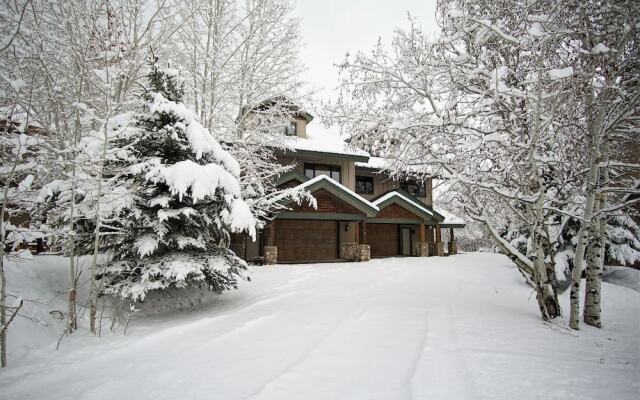 Snowflake 4 Bedroom Home