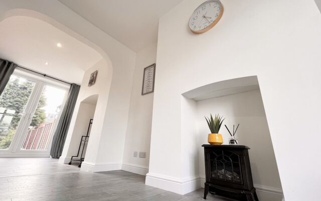 Worksop Newly Refurbished 2-bedroom House