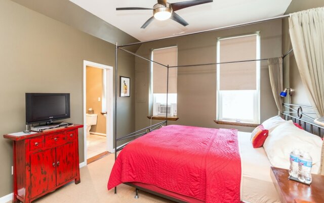 Inn At 2920