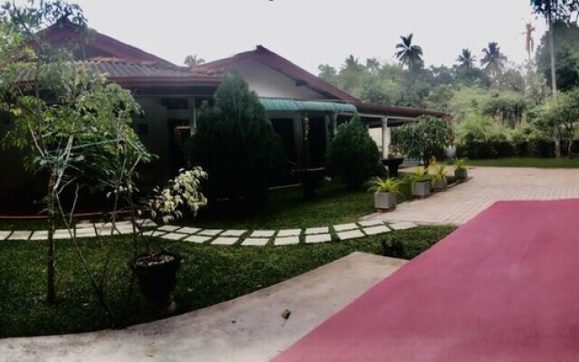 Lal HomeStay