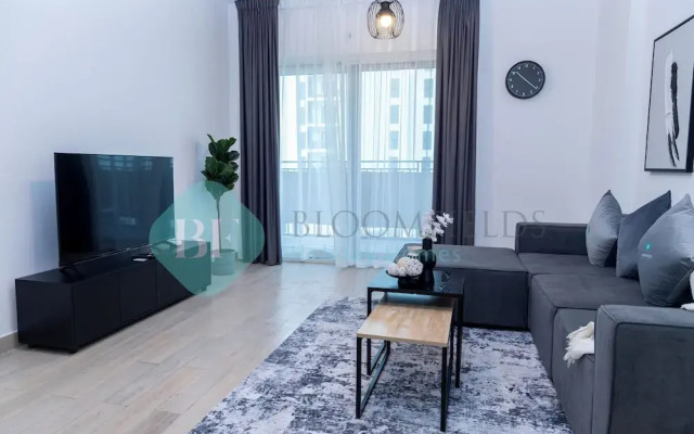 Bloomfields Elegant 1BR in Waters Edge