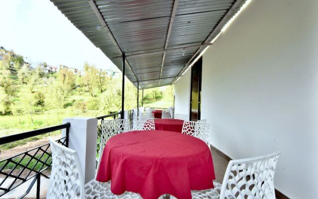 OYO 12443 Hotel Snowretreat