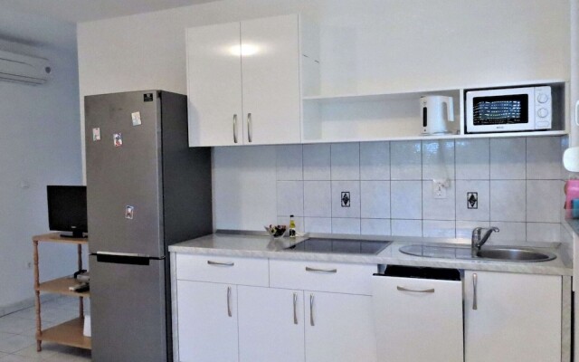 Pretty Apartment in Mandre With Barbecue