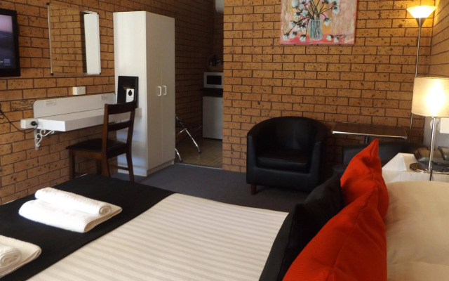 Golden Harvest Motor Inn