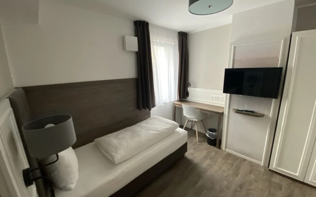 Signature East Hotel Falk