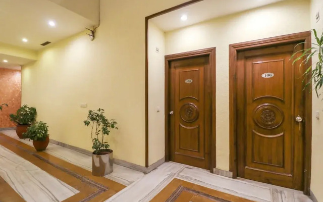 Capital O 5439 Hotel Shiraaz