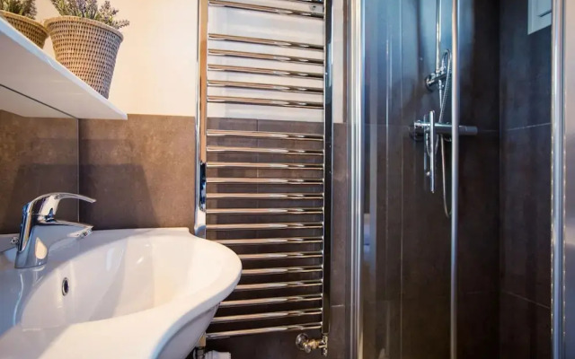 Quiet Chalet in Turracherhöhe with Sauna & Indoor Hot Tub