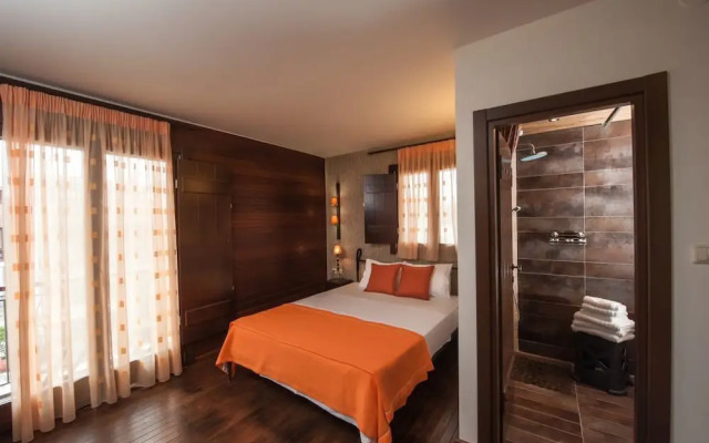 Polys Guest House