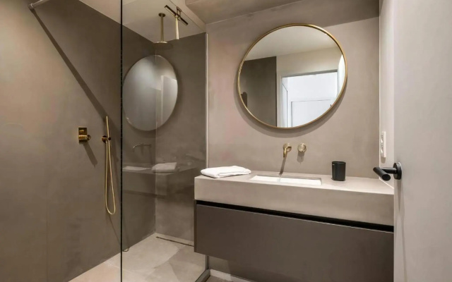 Fully renovated magnificent apt 50m from the beach