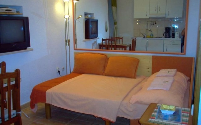 Apartments Tomi Sućuraj