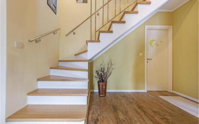 Four Bedroom Holiday Home in Medulin