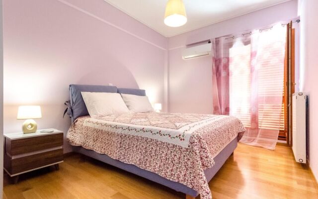 Leo - Unique Glyfada Apartment