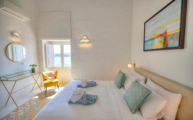Spacious maisonette with spectacular views IBRI1-1