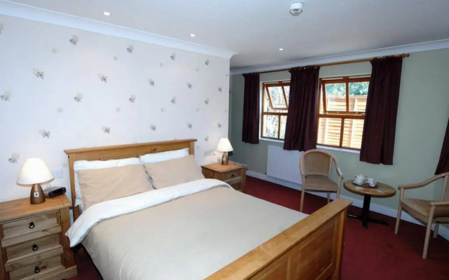 New Overlander Inn