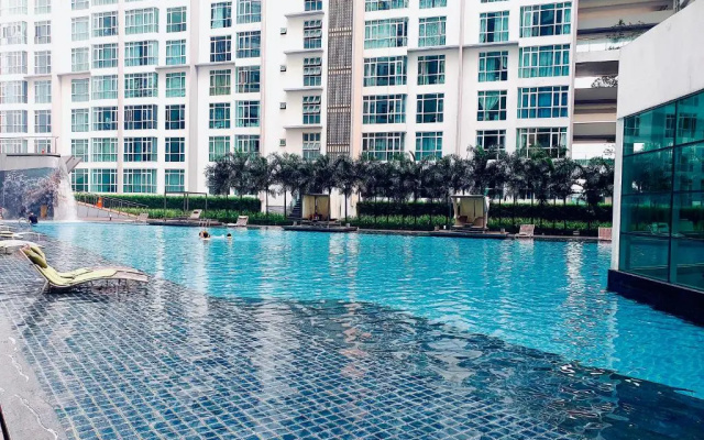 Kuala Lumpur | Sungai Besi Modern Suite near TBS! – Pool – Kuala Lumpur