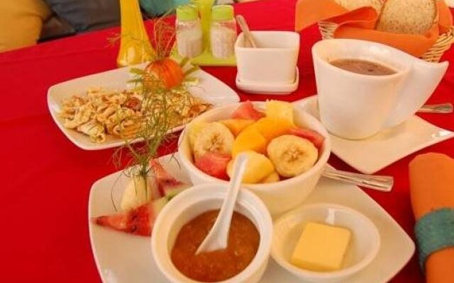 Charts Resort & Art Cafe