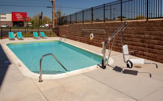 Tru by Hilton Farmville