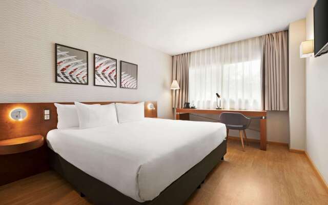 Ramada by Wyndham Valencia Almussafes
