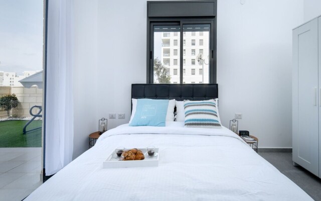 Stylish Coastal Oasis by Sea N' Rent