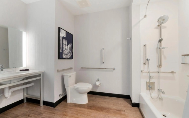 Cambria Hotel Detroit Downtown