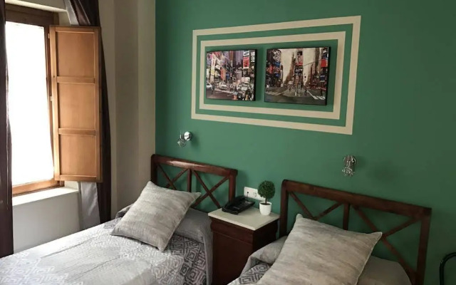 Hostal Puerta Carmona