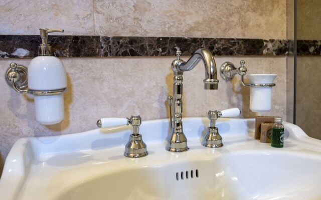 The Throne Boutique Hotel