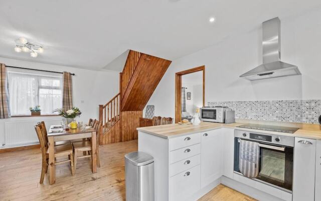 Lovely 2-bed House in Canterbury