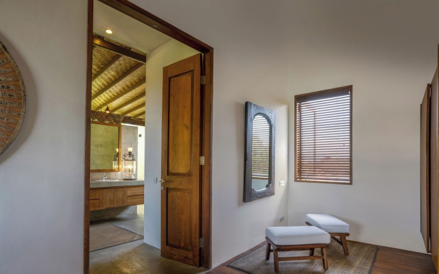 Villa Mandalay – Guest Rooms – Seseh