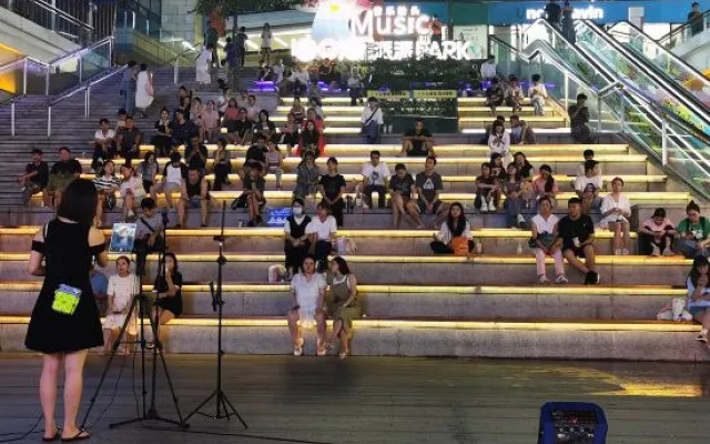 Hongshan 6979 Girls' Youth Apartment