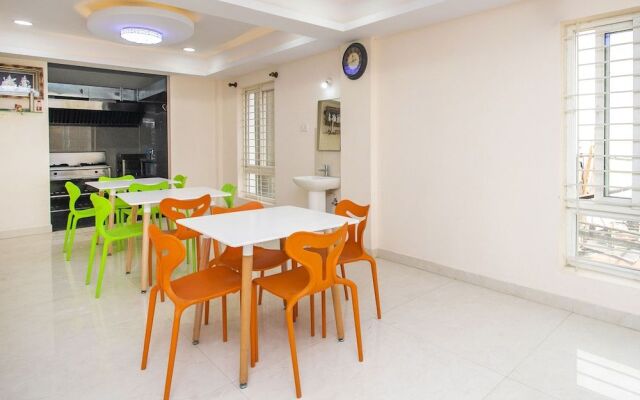 OYO 22836 Hotel Amster Inn