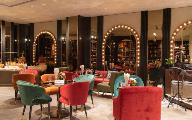 La Seine Hotel