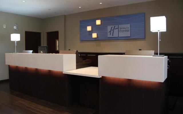 Holiday Inn Express Hotel & Suites Riverport Richmond, an IHG Hotel