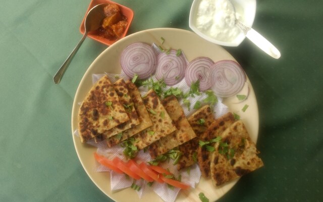 Bhammar's Inn - A Pure Vegetarian Hotel