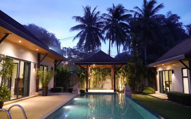 Vacation Pool Villa Naiharn Phuket