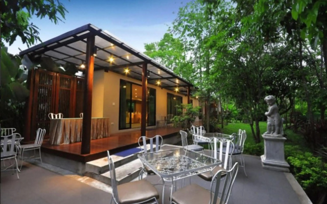 Phuwanalee Resort