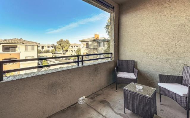 Walk to Papago Park: Condo in Phoenix