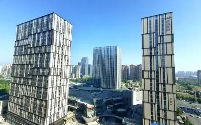 Zhimei·Lingju Hotel (ZhuMadian GaoTieXiZhan JianYe Plaza)