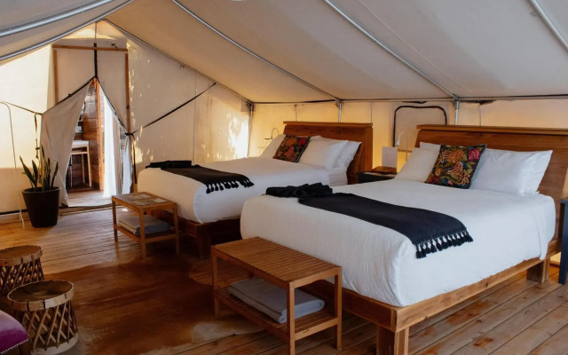 Hotel Cuatro Cuatros