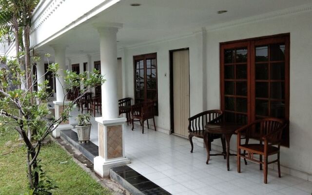 Hotel Sanashtri