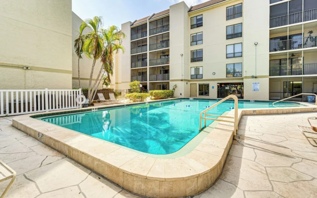 1 Mi to Siesta Beach: Bayfront Condo w/ Pool!