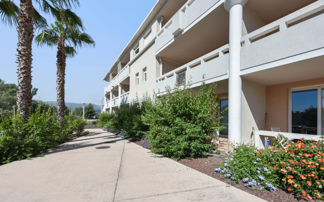 Comfort Aparthotel Six-Fours