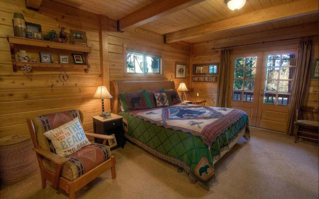 Smokey Joes - 5 Br Cabin