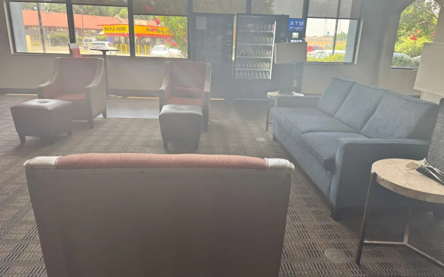 Quality Inn & Suites Memphis