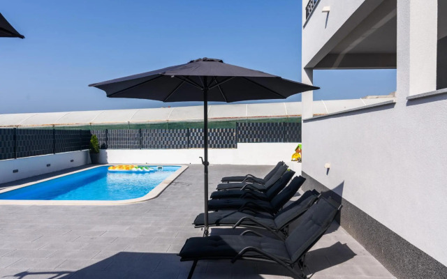 Villa Apartments AA 1