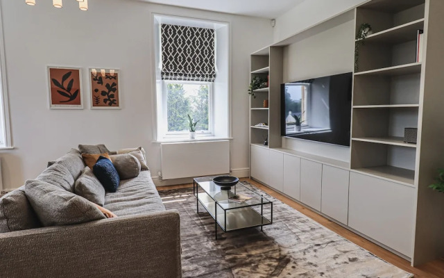 The Emma Suite Stone Cross Mansion
