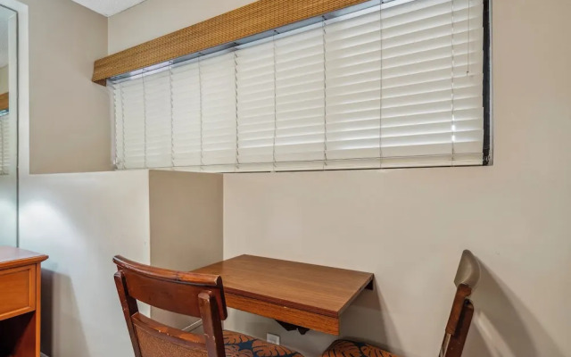 Petite Retreat at Kahana Falls